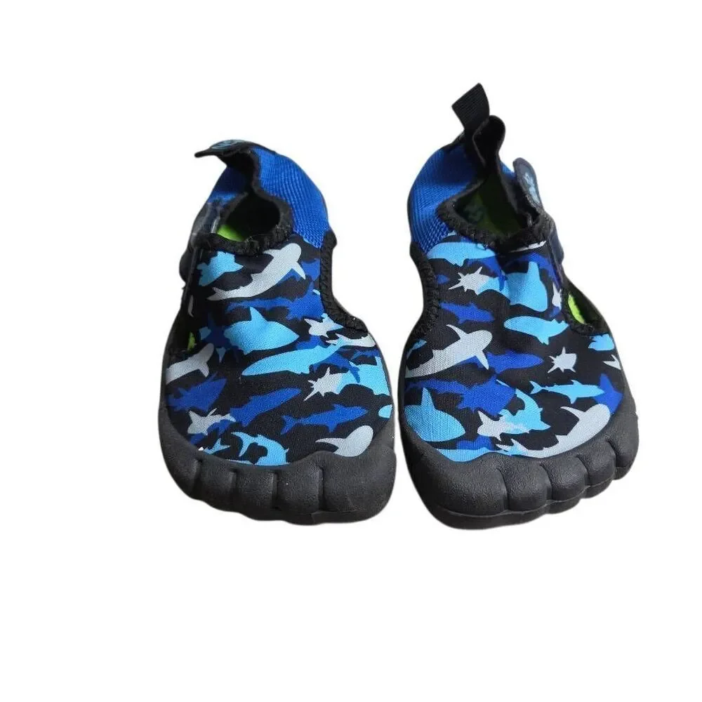 Newtz water shoes 11/12